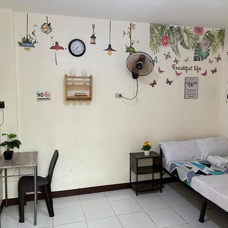 Airport Villamor Transient Rooms Manila Exterior foto