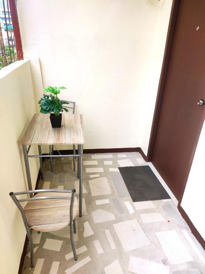 Airport Villamor Transient Rooms Manila Exterior foto